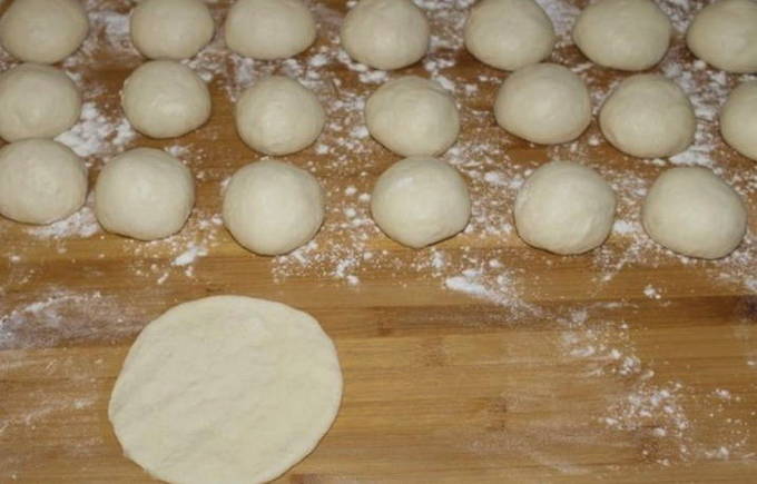 Пирожки на картофельном отваре с сухими дрожжами