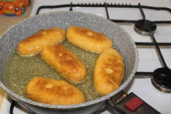 Пирожки на картофельном отваре с сухими дрожжами