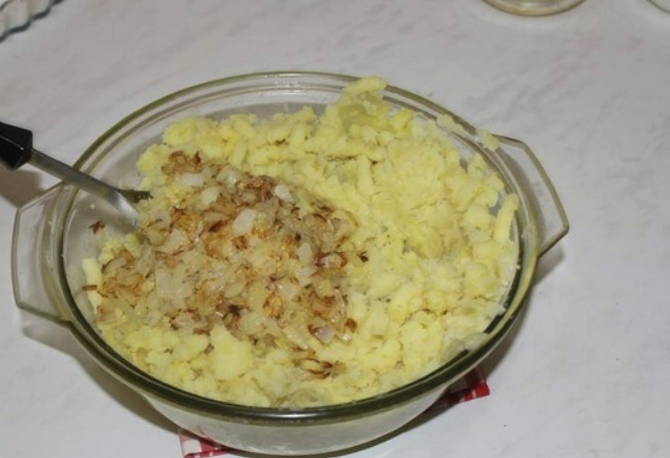 Пирожки на картофельном отваре с сухими дрожжами