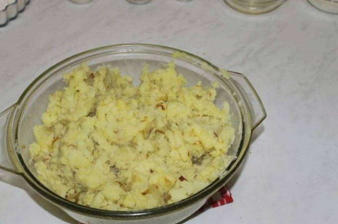 Пирожки на картофельном отваре с сухими дрожжами