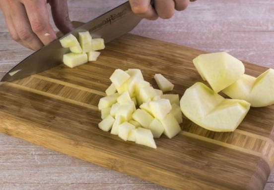 Булочки с яблоком и корицей