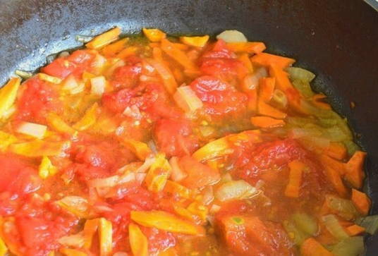 Мясо в виноградных листьях Мясо в виноградных листьях
