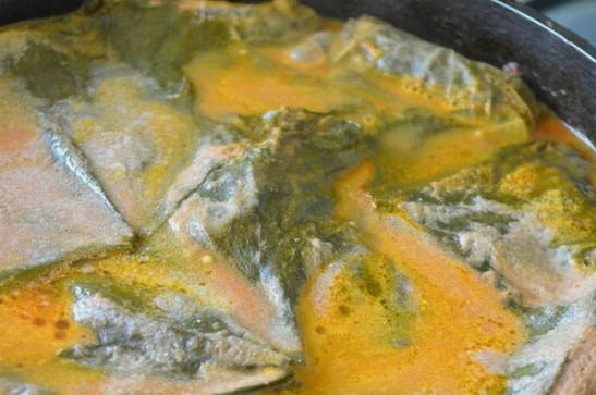 Мясо в виноградных листьях Мясо в виноградных листьях