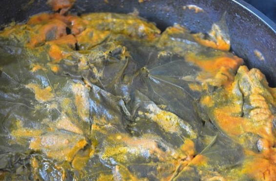 Мясо в виноградных листьях Мясо в виноградных листьях