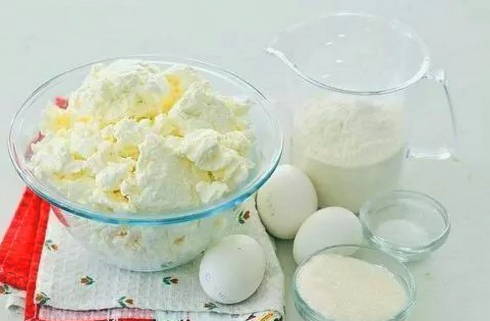 Сырники из домашнего творога Сырники из домашнего творога
