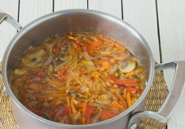 Суп с фунчозой Суп с фунчозой