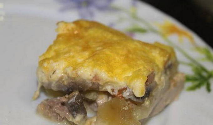 Свинина с грибами и картошкой в духовке