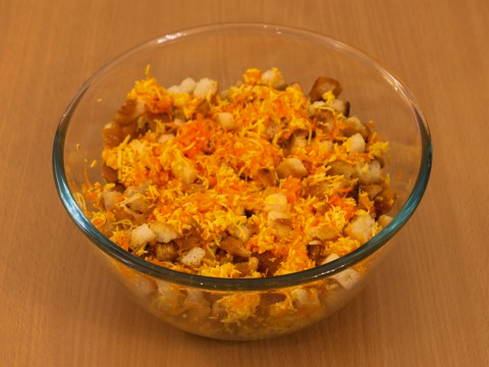 Морковь с сыром, чесноком и майонезом Морковь с сыром, чесноком и майонезом