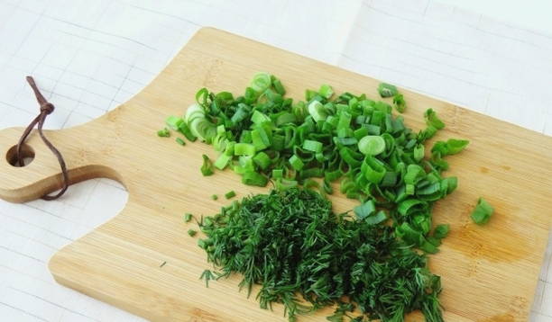 Картошка с тушенкой в сковороде Картошка с тушенкой в сковороде