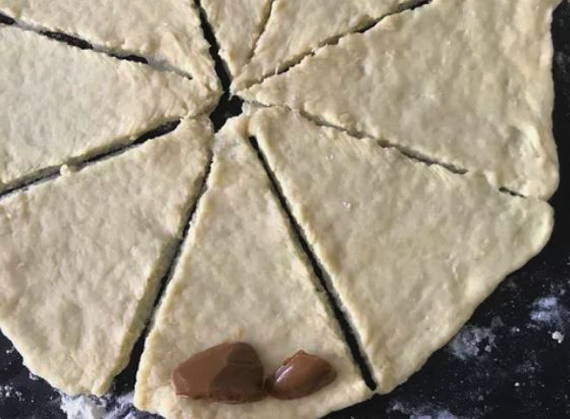 Рогалики с вареной сгущенкой