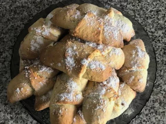 Рогалики с вареной сгущенкой