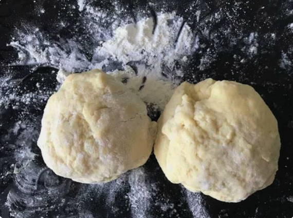 Рогалики с вареной сгущенкой