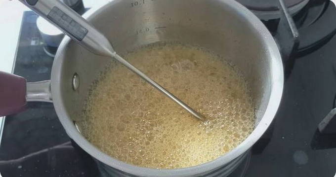 Домашняя карамель из сахара и воды