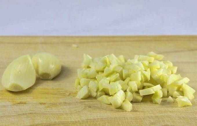 Креветки в чесночном соусе