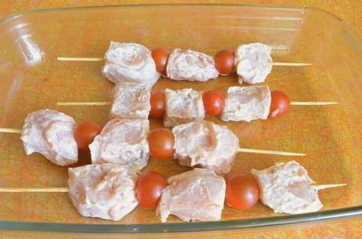 Шашлычки из куриной грудки на шпажках в духовке Шашлычки из куриной грудки на шпажках в духовке
