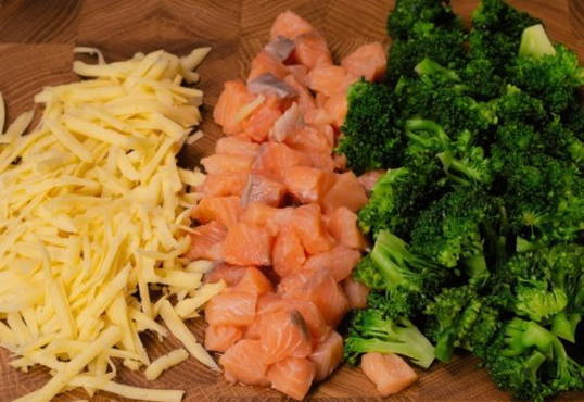 Киш с брокколи и красной рыбой Киш с брокколи и красной рыбой