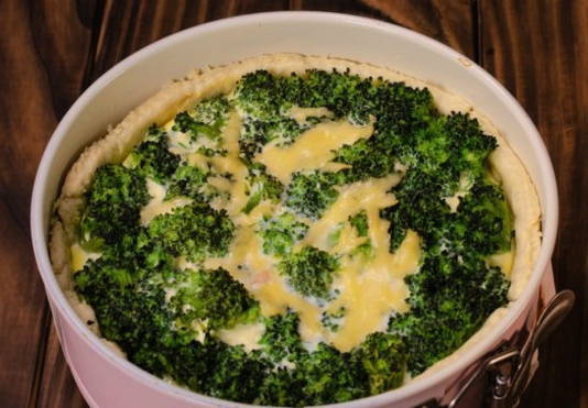 Киш с брокколи и красной рыбой Киш с брокколи и красной рыбой