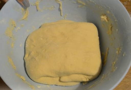 Дрожжевое тесто для булочек на молоке