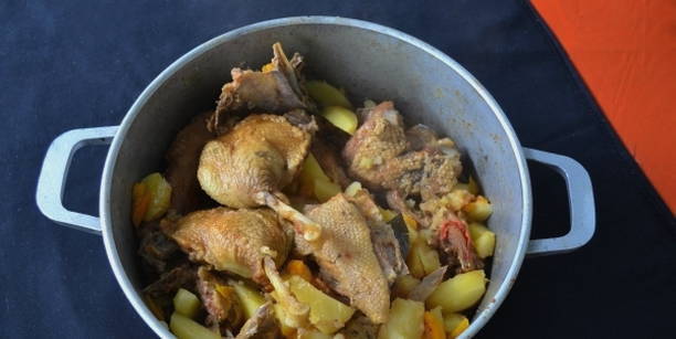 Тушеная утка с картошкой Тушеная утка с картошкой