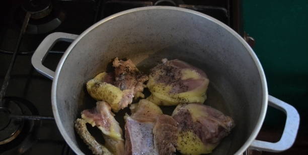 Тушеная утка с картошкой Тушеная утка с картошкой