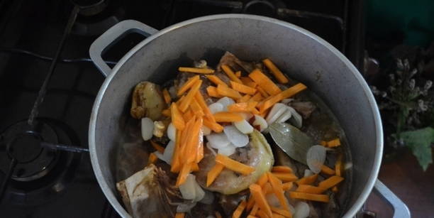 Тушеная утка с картошкой Тушеная утка с картошкой