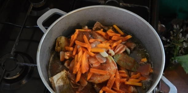 Тушеная утка с картошкой Тушеная утка с картошкой