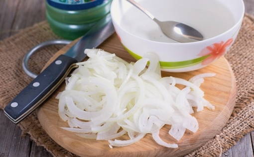 Салат с курицей и блинами