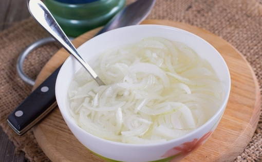 Салат с курицей и блинами