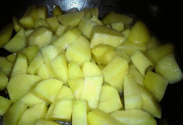 Картошка с грибами в горшочках