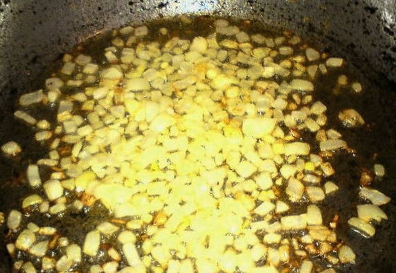 Картошка с грибами в горшочках