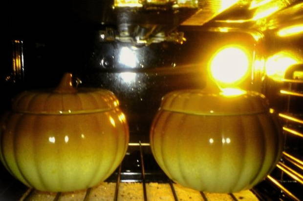 Картошка с грибами в горшочках