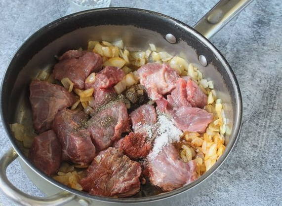Тушеная картошка с овощами и мясом Тушеная картошка с овощами и мясом