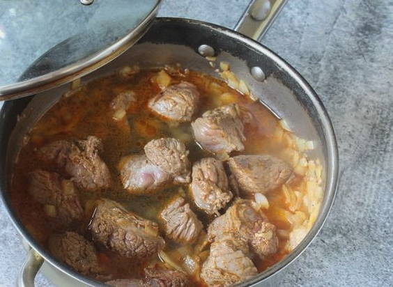 Тушеная картошка с овощами и мясом Тушеная картошка с овощами и мясом