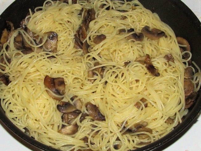 Макароны с сыром и грибами Макароны с сыром и грибами