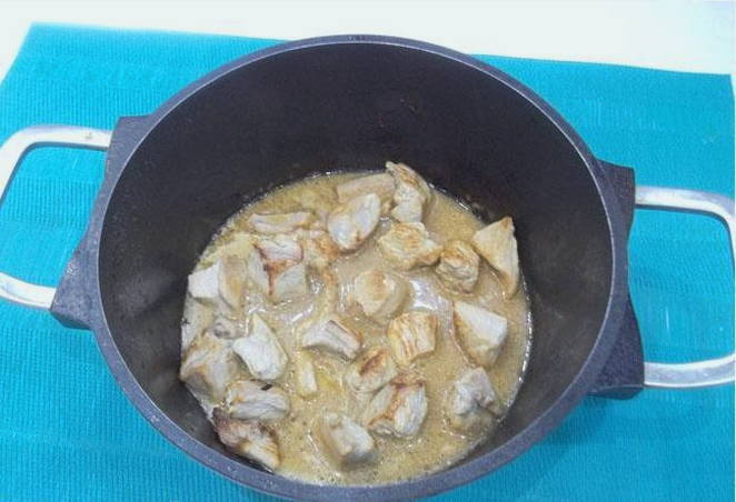 Тушеная картошка с куриным филе Тушеная картошка с куриным филе