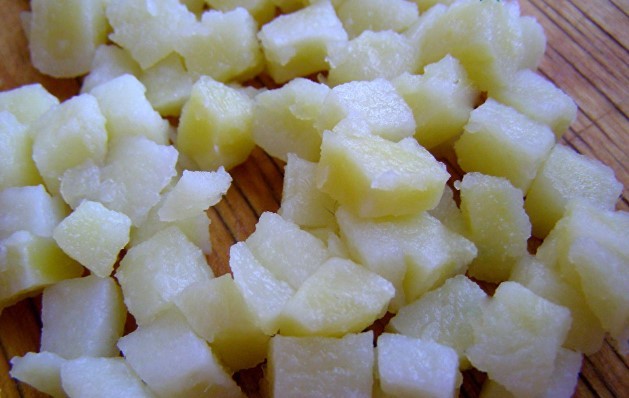 Салат из шпрот с яйцом и огурцом