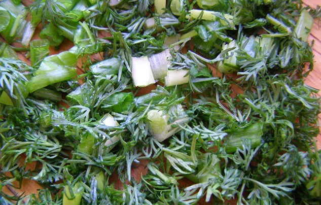 Салат из шпрот с яйцом и огурцом