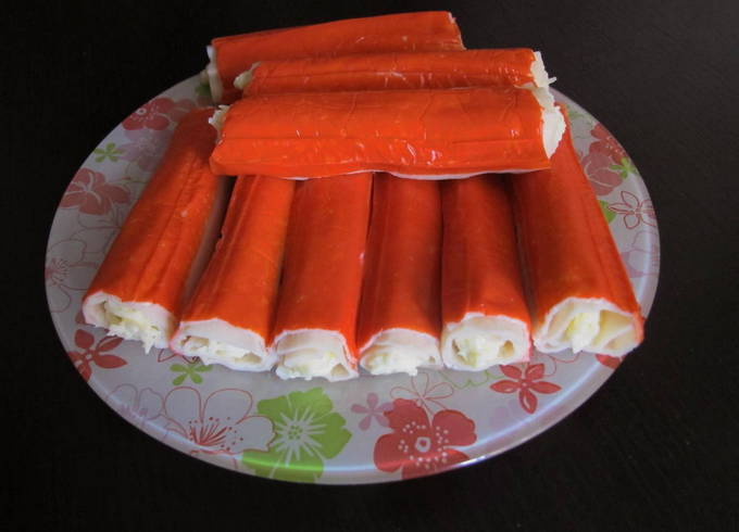 Крабовые палочки с сыром и чесноком