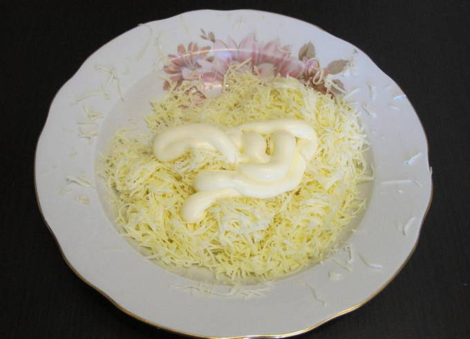 Крабовые палочки с сыром и чесноком