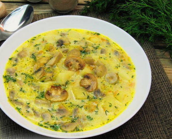 Суп с шампиньонами и плавленым сыром