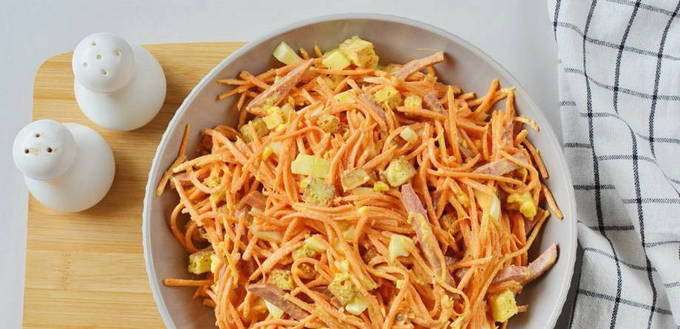 Салат с корейской морковью и сухариками