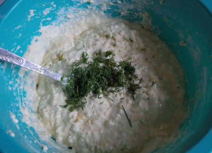 Творожно-сырная лепешка на сковороде