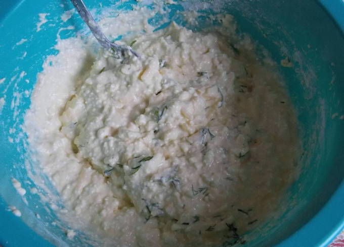 Творожно-сырная лепешка на сковороде