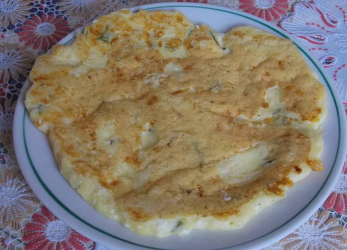 Творожно-сырная лепешка на сковороде