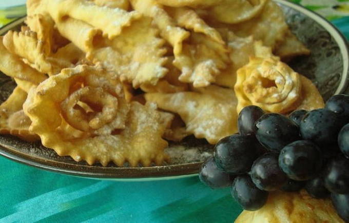 Хрустящий хворост, тающий во рту