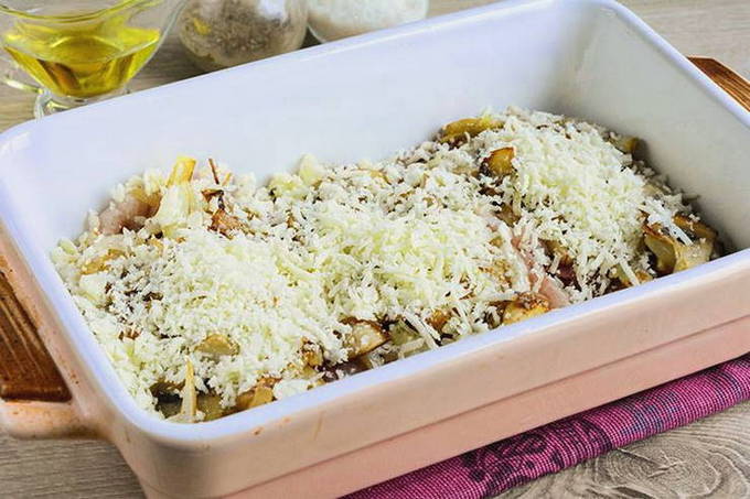 Свинина с шампиньонами в духовке