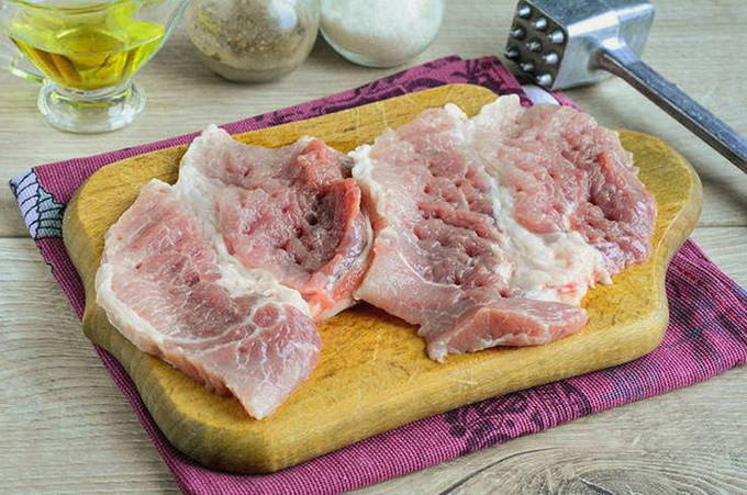 Свинина с шампиньонами в духовке