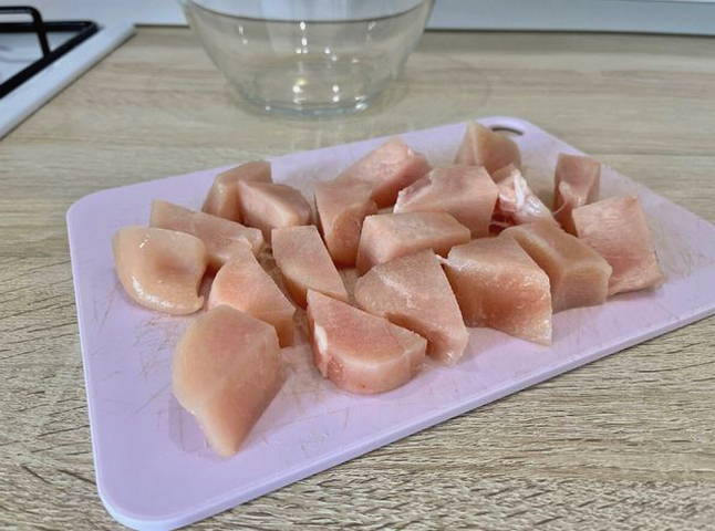 Куриные наггетсы с панировочными сухарями на сковороде в домашних условиях Куриные наггетсы с панировочными сухарями на сковороде в домашних условиях
