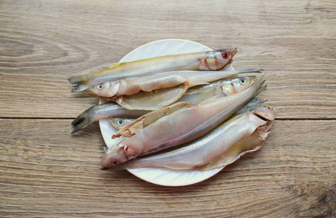 Жареная корюшка на сковороде Жареная корюшка на сковороде
