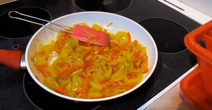 Куриный рулет в фольге в духовке Куриный рулет в фольге в духовке